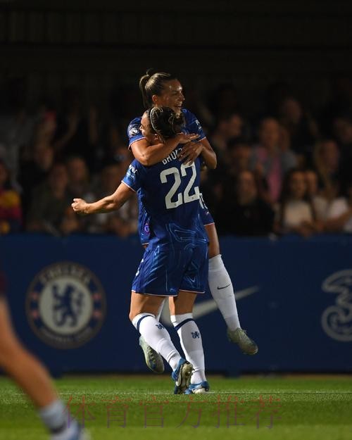 銀河艦隊老婦人合演入球「大」戰 銀河艦隊老婦人合演入球「大」戰